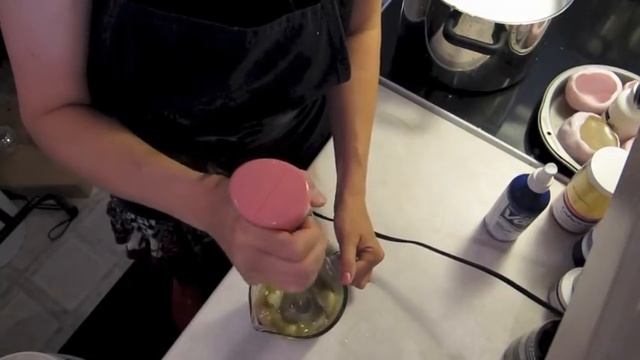 Melt & Pour Soapmaking Demo смотреть онлайн