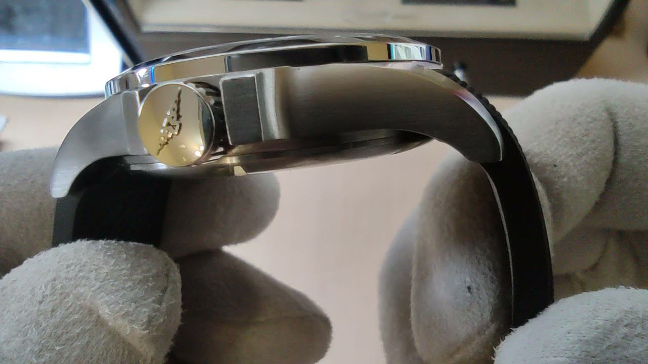 Longines Conquest V.H.P.