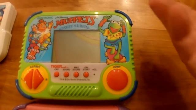 Tiger Electronics handheld games. Sonic, Street Fighter, Double Dragon and More plus Movies too смотреть онлайн