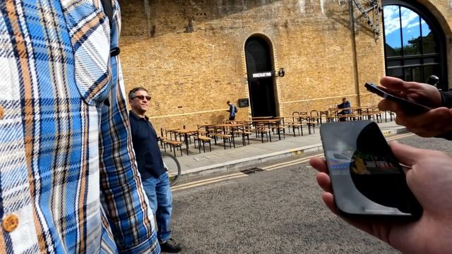 iPhone 14 Pro Photography POV in London смотреть онлайн