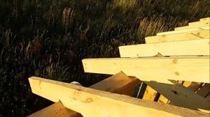 Ставим конек крыши, стропила и затяжки. Каркасная бытовка 6 на 3 на винтовых сваях. Часть 6.1.