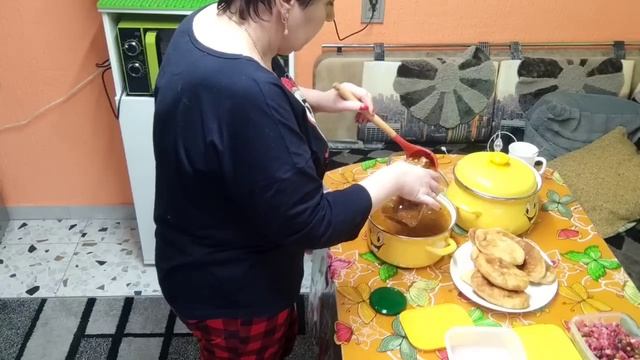 ОБЕД ДЛЯ РАБОЧИХ// смотреть онлайн