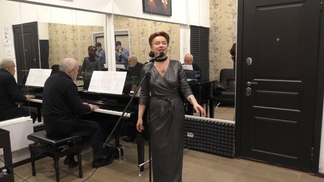 Мария Павлова. Девушку Чайкой зовут. А. Долуханян, М. Лисянский смотреть онлайн