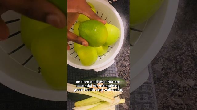 Green juice ingredients: celery,apple ,cucumber, kiwi , ginger,lime ,water смотреть онлайн