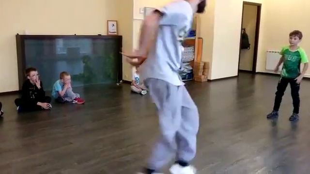 Танцы. Танцы видео. Танцы Березовский. Брейк данс. смотреть онлайн