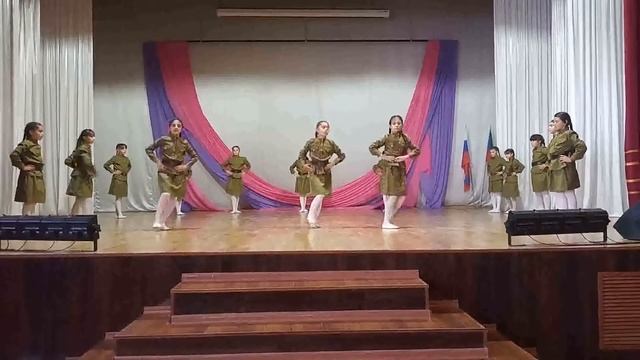 Военно-патриотический танец: "Смуглянка" смотреть онлайн