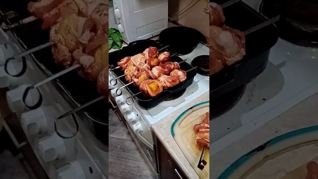 готовим вкусняшку шашлык в духовке. #шашлыквдуховке #необычныйшашлык #рецептшашлыка смотреть онлайн