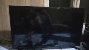 лучший монитор Samsung 32 дюйма за 16 000 рублей с динамиками и толстыми рамками и 2 HDMI