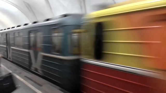 Диагностический поезд "Синергия-1" на станции метро "Таганская-Кольцевая".08.10.20 смотреть онлайн