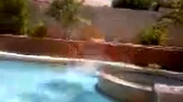 Me attempting to pole vault in to the pool!!!! смотреть онлайн