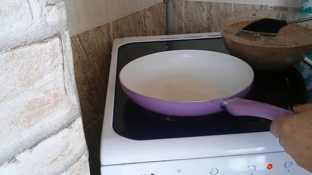 ПЕЧЁНОЧНЫЕ ОЛАДЬИ С МОЛОЧНЫМ СОУСОМ. смотреть онлайн