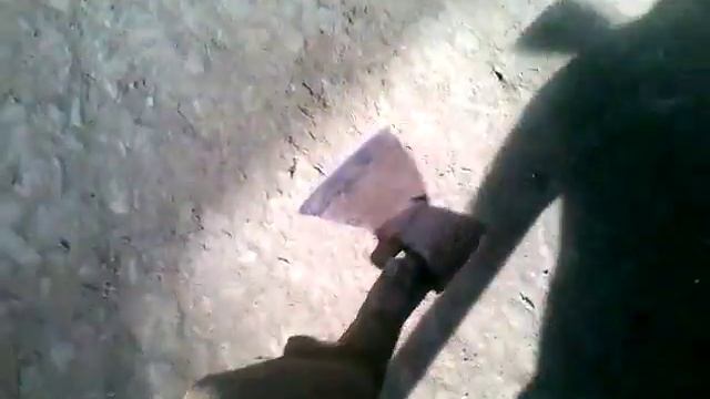 Ставим железную ручку для топора ч 1 смотреть онлайн