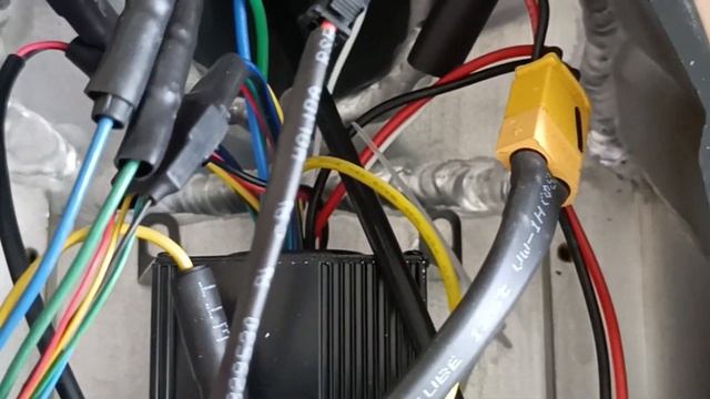 Обзорчик на хороший бюджетный электросамокат Aova bogist MAX 15200Ач. смотреть онлайн