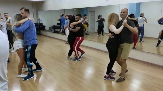 Edelmiro Bachata Lessons | Урок бачаты от Эдельмиро 24.07.2019 смотреть онлайн
