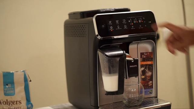 مكينة القهوه من فلبس ٣٢٠٠ Coffee Machine Phillips 3200 مكينه فل اوتوماتيك смотреть онлайн