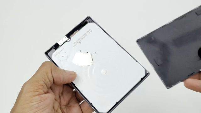 WD My Passport 2TB Hard Drive Disassembly - What's Inside? смотреть онлайн