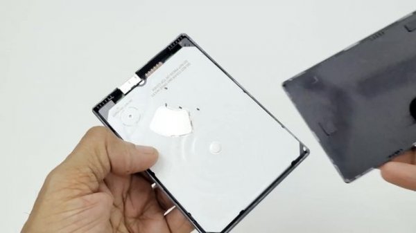 WD My Passport 2TB Hard Drive Disassembly - What's Inside?