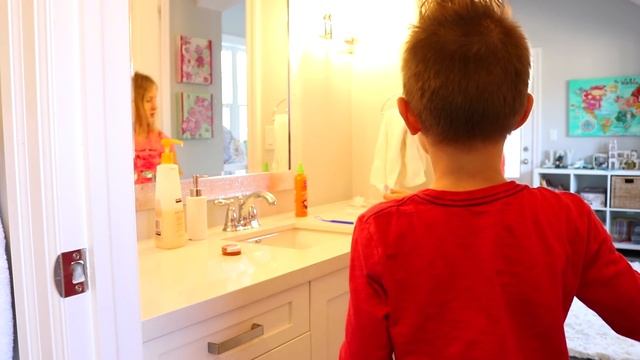 EXPECTATIONS vs REALITY of having a Sibling смотреть онлайн