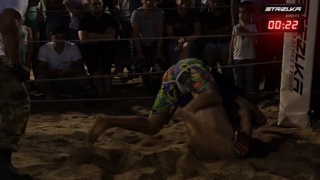 Крутой Мужик развалил Самоуверенного Бойца Без Правил смотреть онлайн