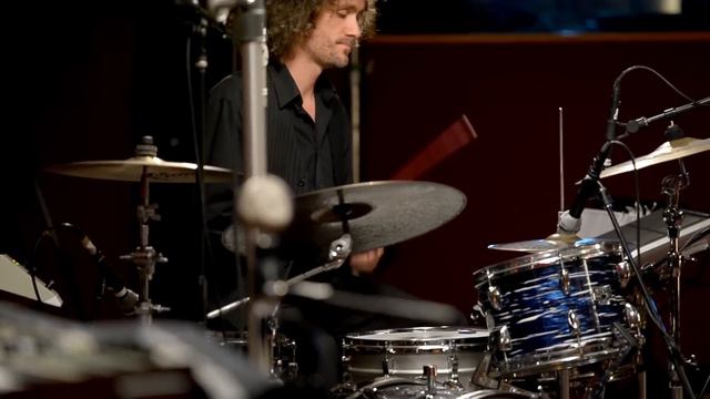 Regina Spektor - "Don't Leave Me (Ne Me Quitte Pas)" captured in The Live Room смотреть онлайн