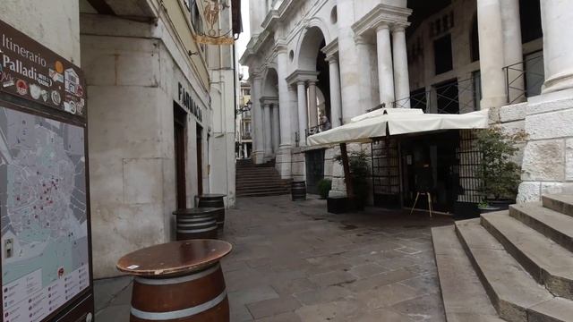 Vicenza, Italy Walking tour 4K. [October 2022] смотреть онлайн