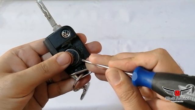Key Battery Replacement /// VW Tiguan /// VW Golf /// Skoda Superb /// How To Do