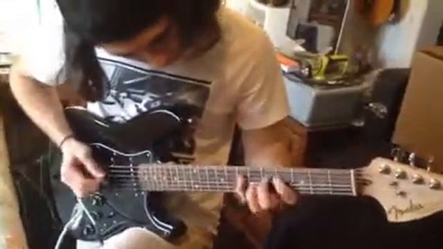 Testing a Customized Black Fender Stratocaster смотреть онлайн