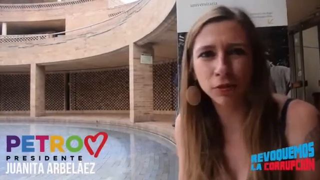 JUANITA ARVELAEZ compara las propuestas económicas de los 2 candidatos смотреть онлайн