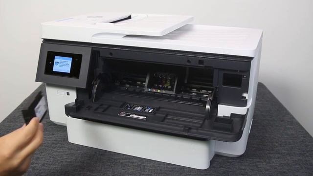 Установка картриджей с чернилами | Широкоформатные МФУ HP OfficeJet Pro 7720/7730/7740 | HP Support смотреть онлайн