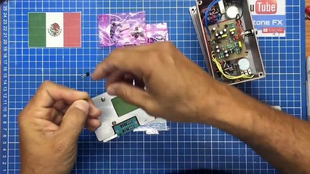 Fuzz Octave Up Guitar Pedal DIY смотреть онлайн