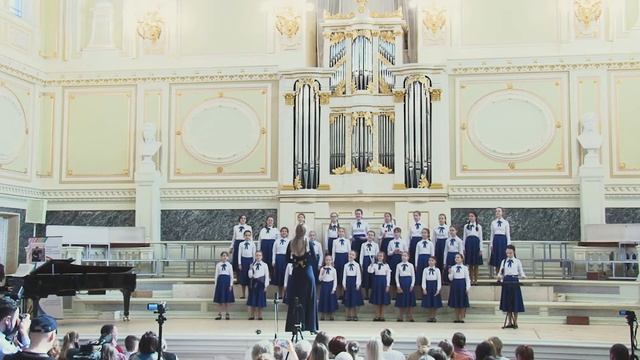 Средний хор хоровой студии «Камертон» смотреть онлайн