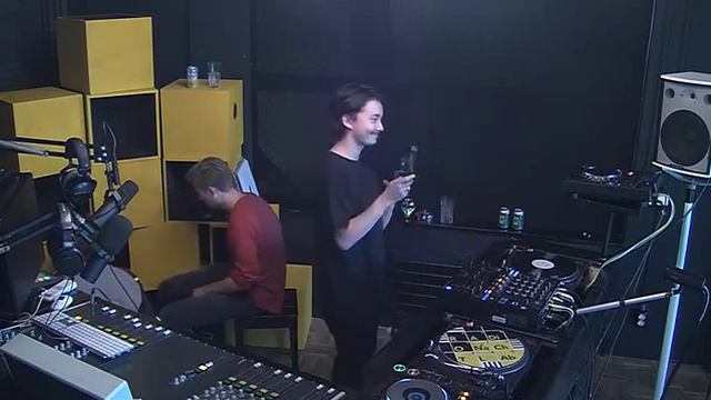 Oldskool Groovement + Yubu