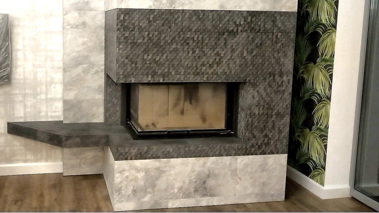 Камин в каркасном доме.