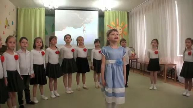 Песня "Просьба". Исполняют воспитанники группы №9. Солистка Дробышевская Василиса. смотреть онлайн