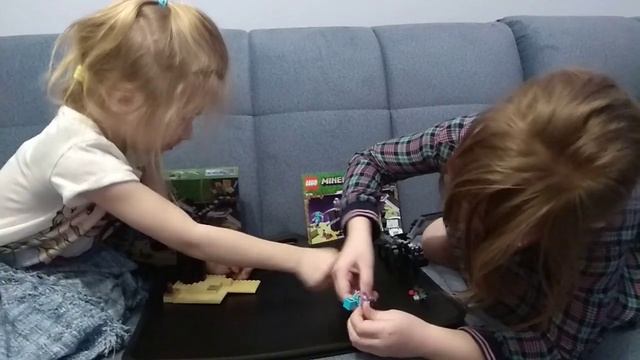 Первая игра в набор Lego Minecraft Ender dragon после сборки! смотреть онлайн