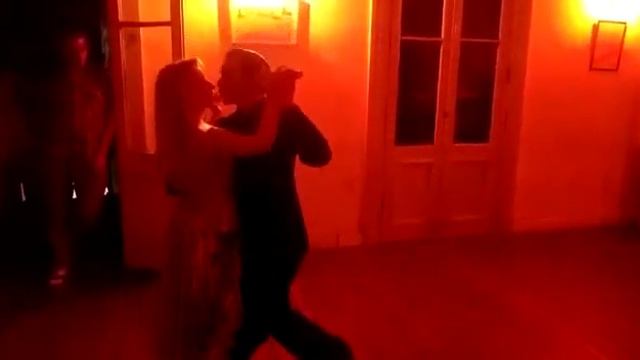 Andrea Kuna & Emmanuel Riquelme Bailando Café Domínguez De La Orq. Tango Bardo