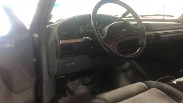 1993 Ford Lightning Cold Start смотреть онлайн