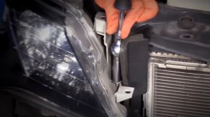 Передняя фара Toyota Camry