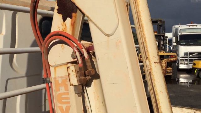 GA0631 - 2003 Isuzu N3 NKR 4x2 Tray Back Truck with Kevrek 700 Hiab Crane смотреть онлайн