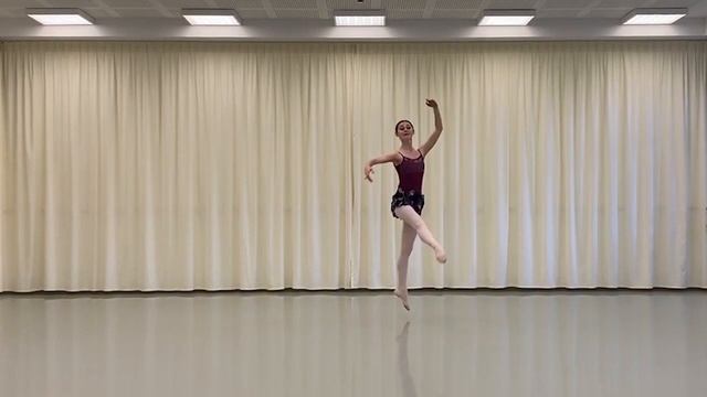 https://www.primaballetclass.com. Sissone Ouvert - Centre - Advanced смотреть онлайн