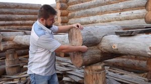 Как правильно уложить межвенцовый утеплитель в боме из бруса.