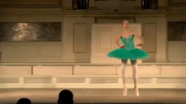 4. Гвоздик Вероника - "Вариация Куклы из балета П.И.Чайковского "Щелкунчик" смотреть онлайн