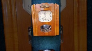 " МИНИСТЕРСКИЕ " НАСТЕННЫЕ ЧАСЫ ОРЛОВСКОГО ЧАСОВОГО ЗАВОДА С ЧЕТВЕРТНЫМ БОЕМ. ИХ ВЫПУСКАЛИСЬ МАЛО.