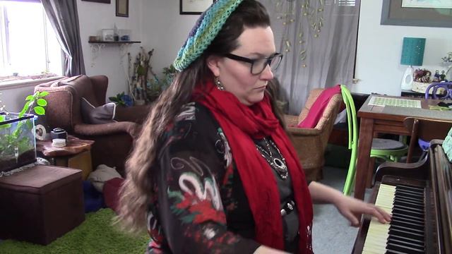 Second Gymnopedie - Eric Satie смотреть онлайн