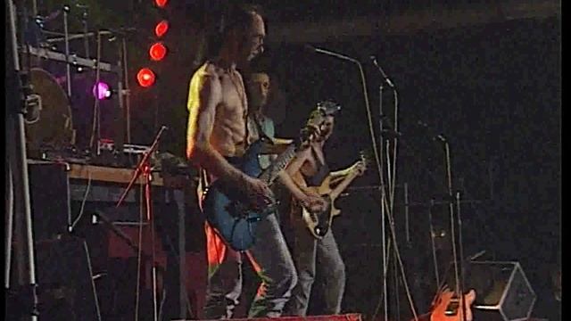 А.Монина и рок-группы "Круиз". Выступление на сцене московского клуба "Вояж", 1994г. смотреть онлайн