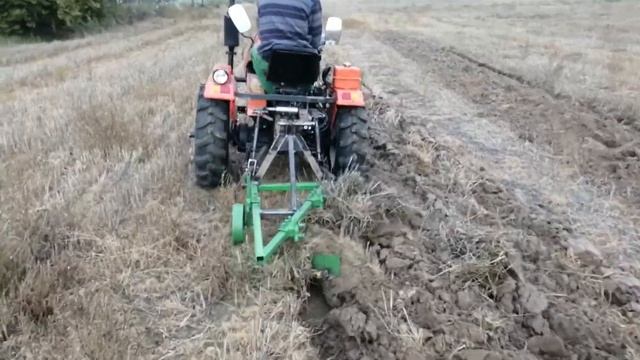 Работа двухкорпусного плуга с трехточечной навеской на кентавр т24 смотреть онлайн