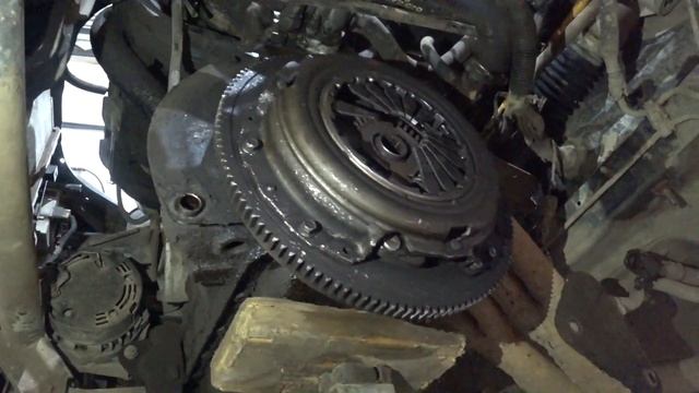 Провалилась педаль сцепления ВАЗ 2110 (ПОСЛЕДСТВИЯ) смотреть онлайн