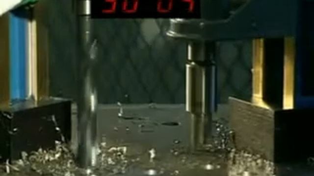 DeWALT Магнитная Дрель смотреть онлайн