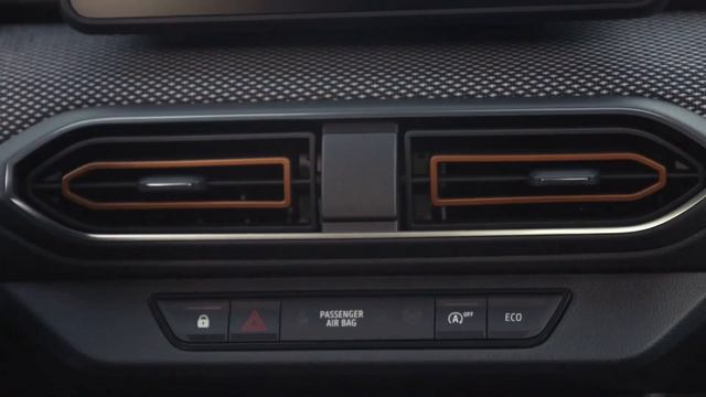 2021 Dacia Sandero Stepway vs Fiat Tipo Cross - Design & Specs Comparison смотреть онлайн