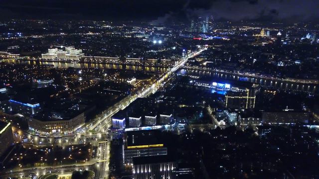 Москва. Серпуховская. Полеты над Аргентиским садом. Часть 2 смотреть онлайн